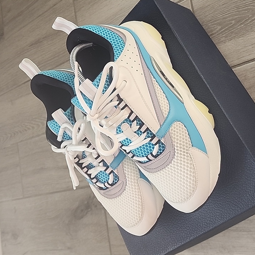 Lightly worn dior kicks - Picture 6 of 6